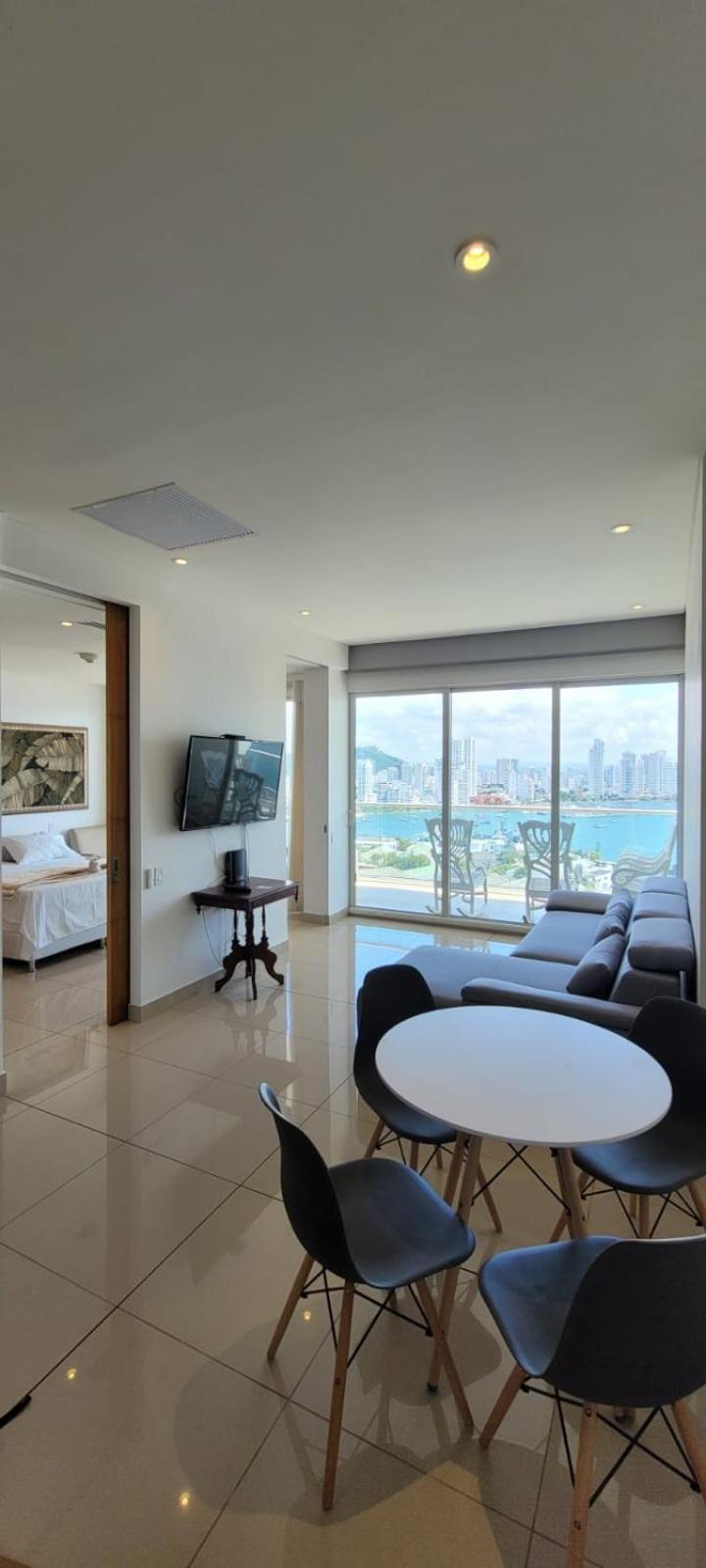 En Edificio H2 Bocagrande Cerca Al Mar Apartment *