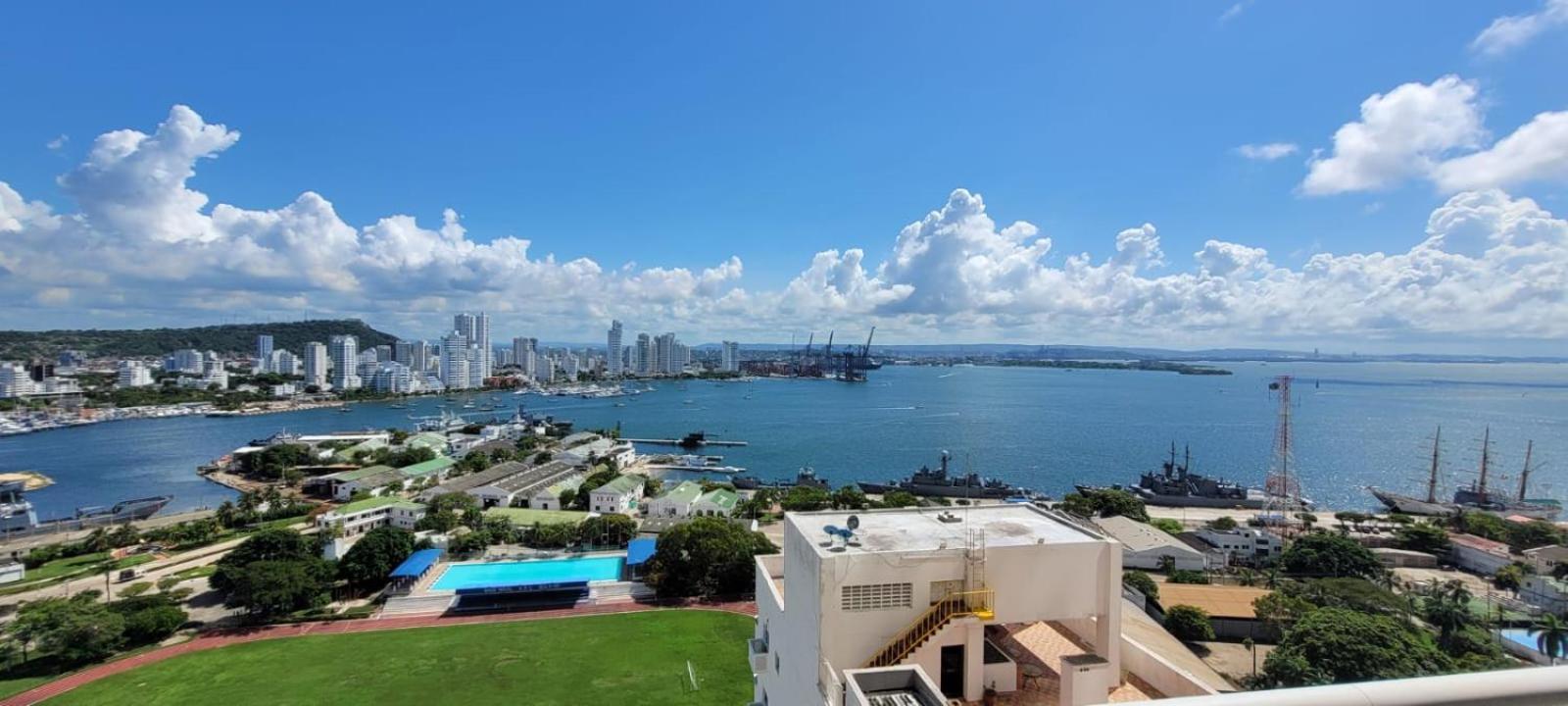 En Edificio H2 Bocagrande Cerca Al Mar Apartment